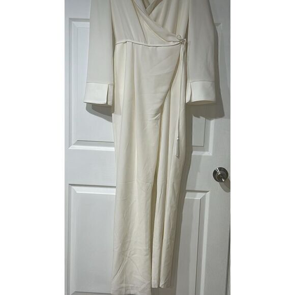 Cinq a Sept Ivory Holiday Macie Wrap Jumpsuit Size 8 - Picture 12 of 12